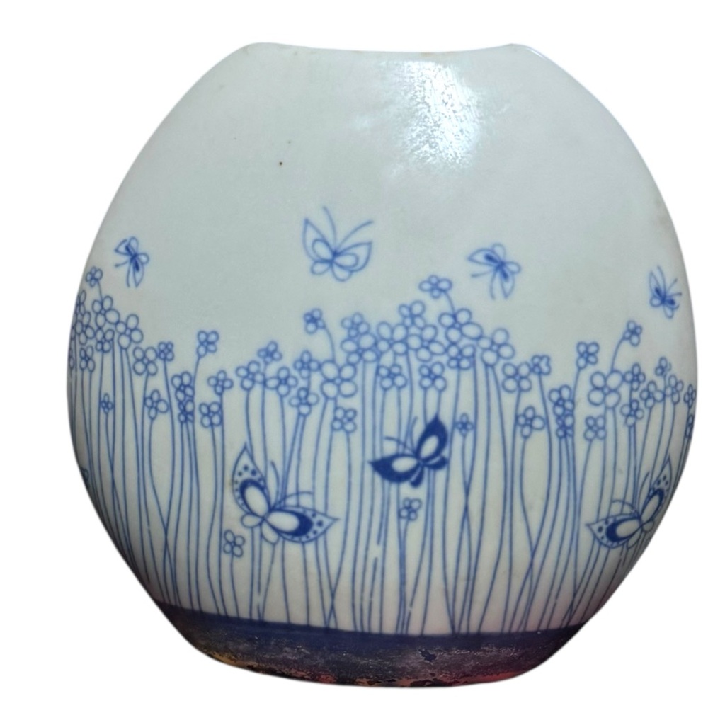 VTG Otagiri Pottery Bud Vase Oval Papillon Butterfly Blue & White  Ceramic 4”